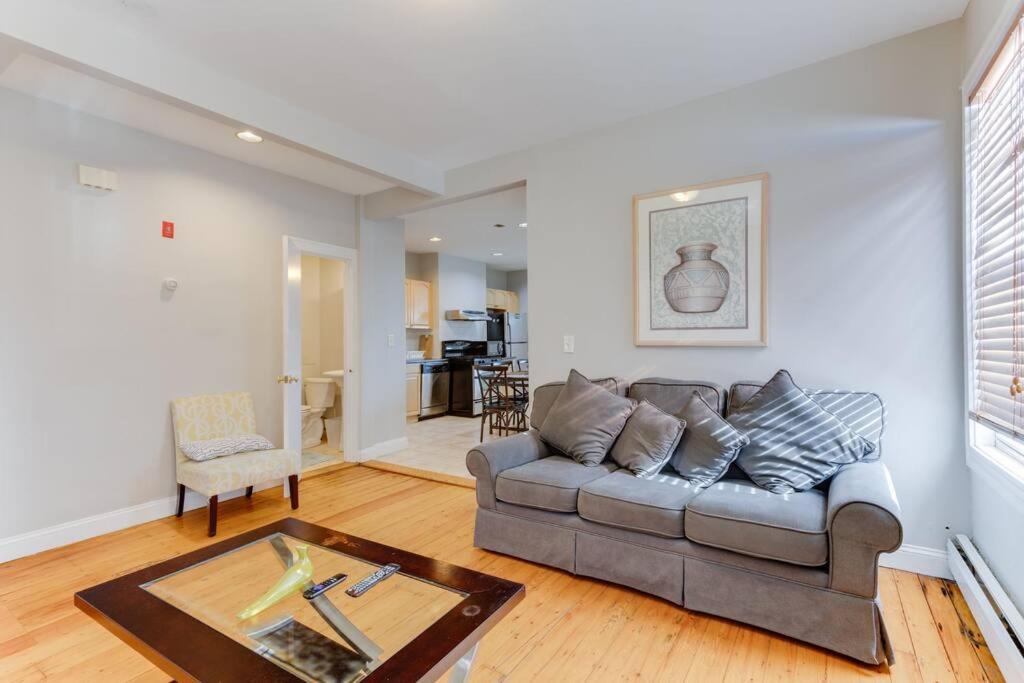 New! Boston Condo Near Mbta, 3Mi To Fenway ! Bagian luar foto