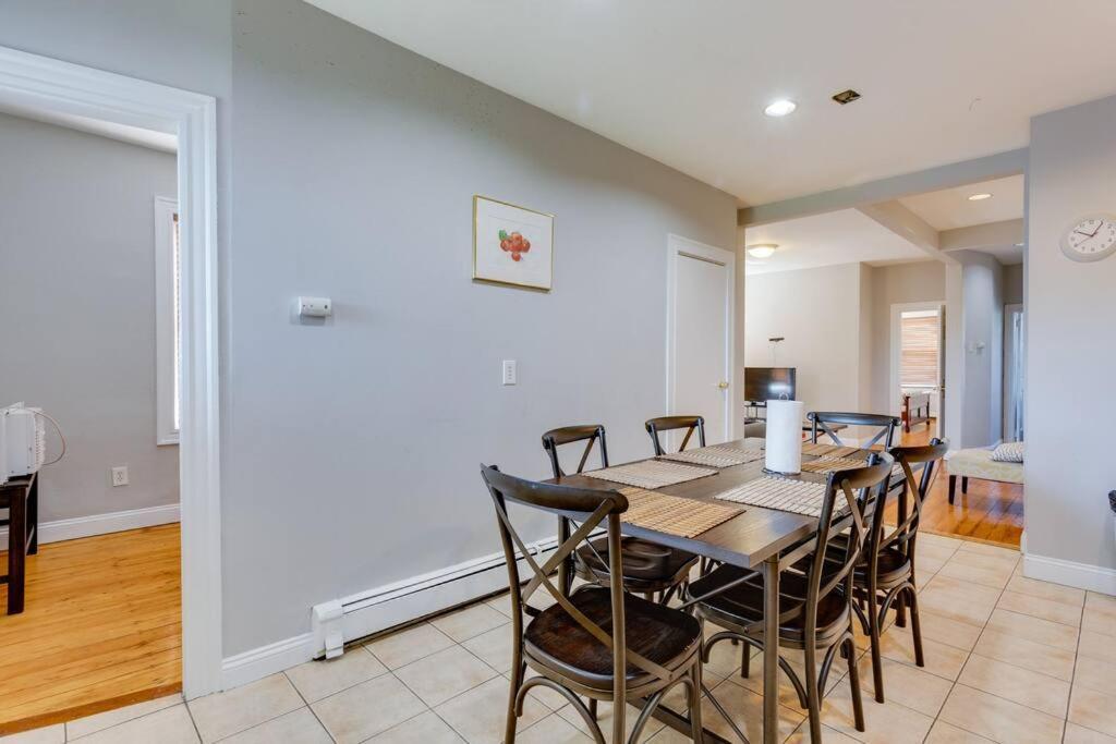 New! Boston Condo Near Mbta, 3Mi To Fenway ! Bagian luar foto