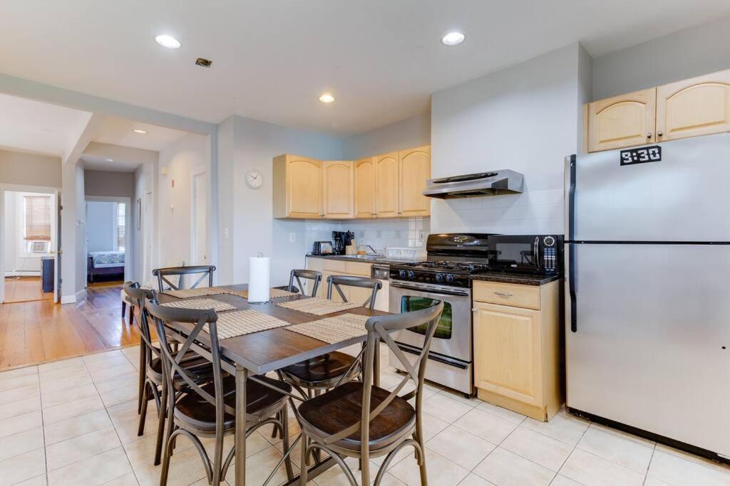 New! Boston Condo Near Mbta, 3Mi To Fenway ! Bagian luar foto